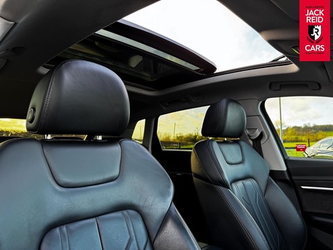 55 Launch Edition SUV 5dr Electric Auto quattro 95kWh (408 ps)