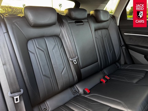 55 Launch Edition SUV 5dr Electric Auto quattro 95kWh (408 ps)