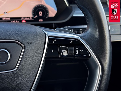 55 Launch Edition SUV 5dr Electric Auto quattro 95kWh (408 ps)