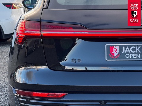 50 Sport SUV 5dr Electric Auto quattro 95kWh (11kW Charger) (340 ps)