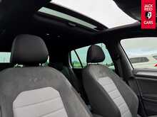 Volkswagen Golf TDI BlueMotion Tech R-Line Edition TDI BlueMotion Tech R-Line Edition Hatchback 2.0 Manual Diesel 