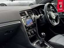 Volkswagen Golf TDI BlueMotion Tech R-Line Edition TDI BlueMotion Tech R-Line Edition Hatchback 2.0 Manual Diesel 