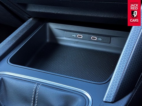 1.0 TSI EVO SE Dynamic Hatchback 5dr Petrol Manual Euro 6 (s/s) (110 ps)