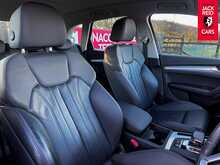 Audi Q5 TDI Sport 2.0 TDI 40 Sport SUV 5dr Diesel S Tronic quattro Euro 6 (s/s) (204 ps) 