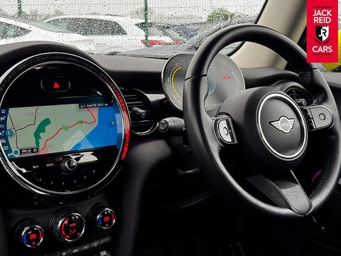 Cooper SE 32.6kWh Level 1 Hatchback 3dr Electric Auto (184 ps)