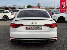 Audi A4 TFSI Black Edition 2.0 TFSI 35 Black Edition Saloon 4dr Petrol S Tronic Euro 6 (s/s) (150 ps) 