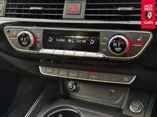 Audi A4 TFSI Black Edition 2.0 TFSI 35 Black Edition Saloon 4dr Petrol S Tronic Euro 6 (s/s) (150 ps) 