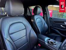 Mercedes-Benz GLC GLC250d AMG Night Edition 2.1 GLC250d AMG Night Edition (Premium Plus) SUV 5dr Diesel G-Tronic+ 4MATIC Euro 6 (s/s) (204 ps) 