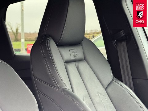 40 S line Sportback 5dr Electric Auto 82kWh (204 ps)