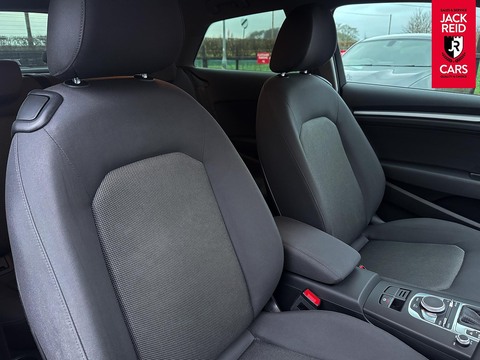 2.0 TDI SE Technik Hatchback 3dr Diesel S Tronic Auto 6Spd Euro 6 (s/s) (150 ps)