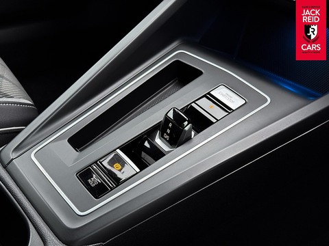 2.0 TDI R-Line Hatchback 5dr Diesel DSG Euro 6 (s/s) (150 ps)