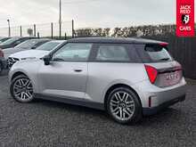 MINI Electric Cooper E Classic E 40.7kWh Classic Hatchback 3dr Electric Auto (184 ps) 