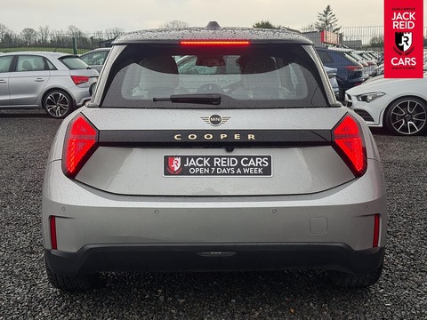 E 40.7kWh Classic Hatchback 3dr Electric Auto (184 ps)