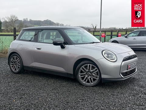 E 40.7kWh Classic Hatchback 3dr Electric Auto (184 ps)