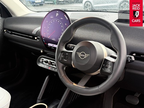 E 40.7kWh Classic Hatchback 3dr Electric Auto (184 ps)