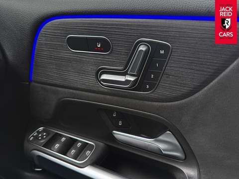 EQB 300 66.5kWh AMG Line (Premium Plus) SUV 5dr Electric Auto 4MATIC (228 ps)