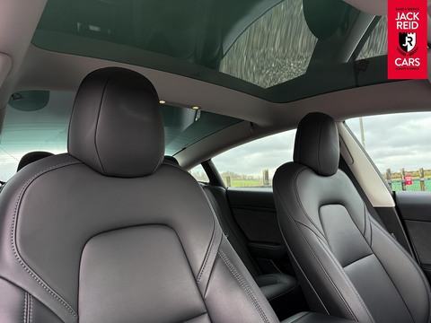 Saloon 4dr Electric Auto RWD (241 bhp)