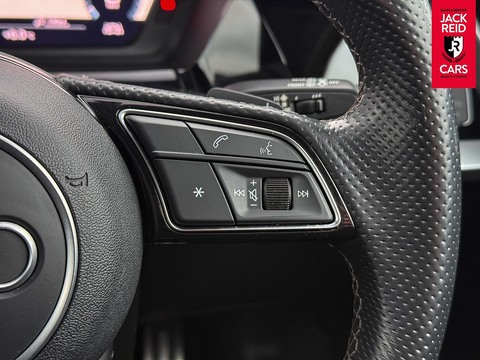 1.4 TFSIe 40 S line Sportback 5dr Petrol Plug-in Hybrid S Tronic Euro 6 (s/s) 13kWh (204 ps)