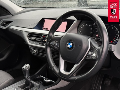 1.5 118i SE Hatchback 5dr Petrol Manual Euro 6 (s/s) (140 ps)