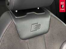 Audi A4 Avant TDI S line 2.0 TDI 40 S line Estate 5dr Diesel S Tronic quattro Euro 6 (s/s) (204 ps) 