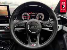 Audi A4 Avant TDI S line 2.0 TDI 40 S line Estate 5dr Diesel S Tronic quattro Euro 6 (s/s) (204 ps) 