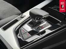 Audi A4 Avant TDI S line 2.0 TDI 40 S line Estate 5dr Diesel S Tronic quattro Euro 6 (s/s) (204 ps) 