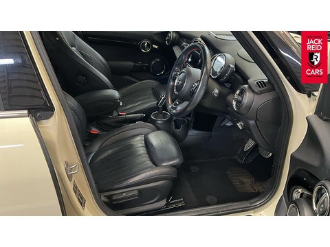 1.5 Cooper Hatchback 5dr Petrol Steptronic Euro 6 (s/s) (136 ps)