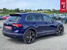 Volkswagen Tiguan TDI BlueMotion Tech R-Line 2.0 TDI BlueMotion Tech R-Line SUV 5dr Diesel DSG 4Motion Euro 6 (s/s) (150 ps) 