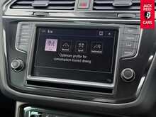 Volkswagen Tiguan TDI BlueMotion Tech R-Line 2.0 TDI BlueMotion Tech R-Line SUV 5dr Diesel DSG 4Motion Euro 6 (s/s) (150 ps) 