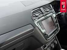 Volkswagen Tiguan TDI BlueMotion Tech R-Line 2.0 TDI BlueMotion Tech R-Line SUV 5dr Diesel DSG 4Motion Euro 6 (s/s) (150 ps) 