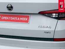 Skoda Kodiaq TDI SportLine 2.0 TDI SportLine SUV 5dr Diesel DSG 4WD Euro 6 (s/s) (7 Seat) (190 ps) 