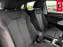 Audi Q3 TDI Sport 2.0 TDI 35 Sport Sportback 5dr Diesel Manual Euro 6 (s/s) (150 ps) 
