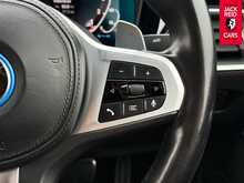 BMW 3 Series 330e M Sport Pro Edition 2.0 330e 12kWh M Sport Pro Edition Saloon 4dr Petrol Plug-in Hybrid Auto Euro 6 (s/s) (292 ps) 