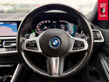 BMW 3 Series 330e M Sport Pro Edition 2.0 330e 12kWh M Sport Pro Edition Saloon 4dr Petrol Plug-in Hybrid Auto Euro 6 (s/s) (292 ps) 