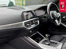 BMW 3 Series 330e M Sport Pro Edition 2.0 330e 12kWh M Sport Pro Edition Saloon 4dr Petrol Plug-in Hybrid Auto Euro 6 (s/s) (292 ps) 