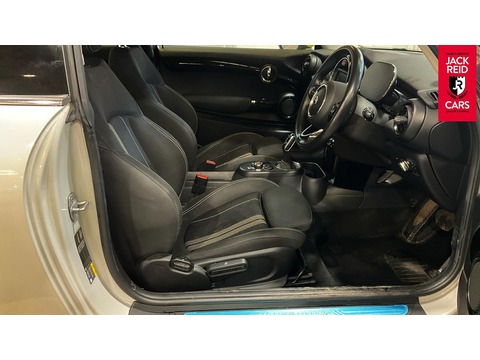 Cooper SE 32.6kWh Level 1 Hatchback 3dr Electric Auto (184 ps)