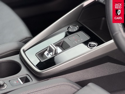 1.4 TFSIe 40 S line Sportback 5dr Petrol Plug-in Hybrid S Tronic Euro 6 (s/s) 13kWh (204 ps)