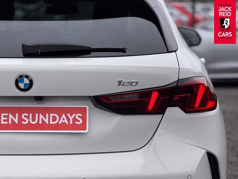 1.5 120i MHT Sport Hatchback 5dr Petrol Hybrid DCT Euro 6 (s/s) (170 ps)