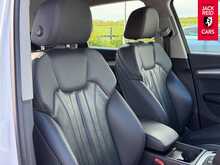 Audi Q5 TDI Sport 2.0 TDI 40 Sport SUV 5dr Diesel S Tronic quattro Euro 6 (s/s) (190 ps) 