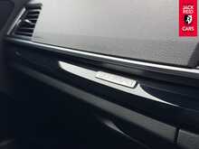 Audi Q5 TDI Edition 1 2.0 TDI 40 Edition 1 SUV 5dr Diesel S Tronic quattro Euro 6 (s/s) (204 ps) 