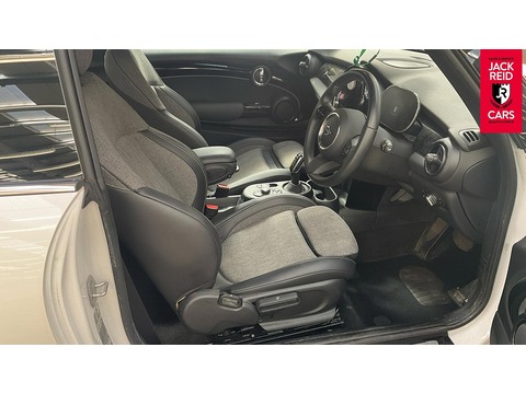 Cooper SE 32.6kWh Level 2 Hatchback 3dr Electric Auto (184 ps)