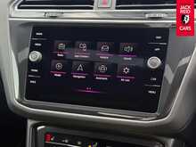 Volkswagen Tiguan TSI Black Edition 1.5 TSI Black Edition SUV 5dr Petrol DSG Euro 6 (s/s) (150 ps) 