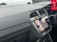 Volkswagen Tiguan TSI Black Edition 1.5 TSI Black Edition SUV 5dr Petrol DSG Euro 6 (s/s) (150 ps) 