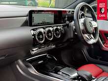 Mercedes-Benz A Class A35 AMG 2.0 A35 AMG (Executive) Hatchback 5dr Petrol SpdS DCT 4MATIC Euro 6 (s/s) (306 ps) 