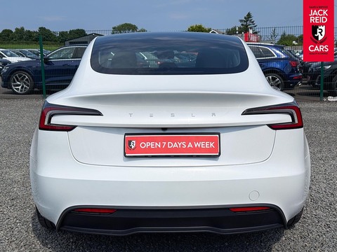 Saloon 4dr Electric Auto RWD (208 ps)