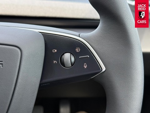 Saloon 4dr Electric Auto RWD (208 ps)