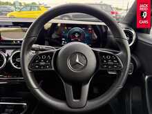Mercedes-Benz A Class A180 SE 1.3 A180 SE Hatchback 5dr Petrol Manual Euro 6 (s/s) (136 ps) 