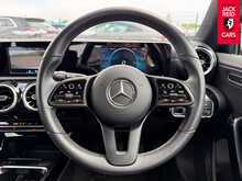 Mercedes-Benz A Class A180d SE 1.5 A180d SE Hatchback 5dr Diesel Manual Euro 6 (s/s) (116 ps) 