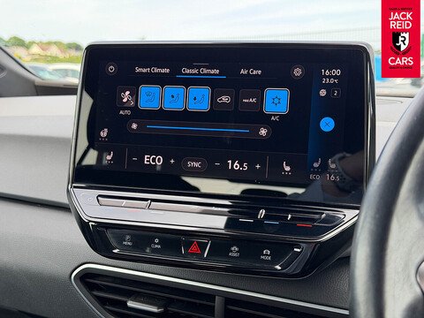 Pro Performance 58kWh Life Hatchback 5dr Electric Auto (204 ps)