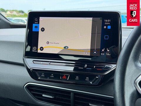 Pro Performance 58kWh Life Hatchback 5dr Electric Auto (204 ps)